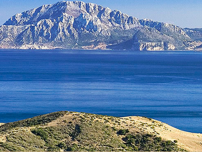 Vista del Estrecho desde la orilla norte (© Curro Cassillas)